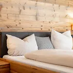 Hopfgarten Alpin Living 4 *